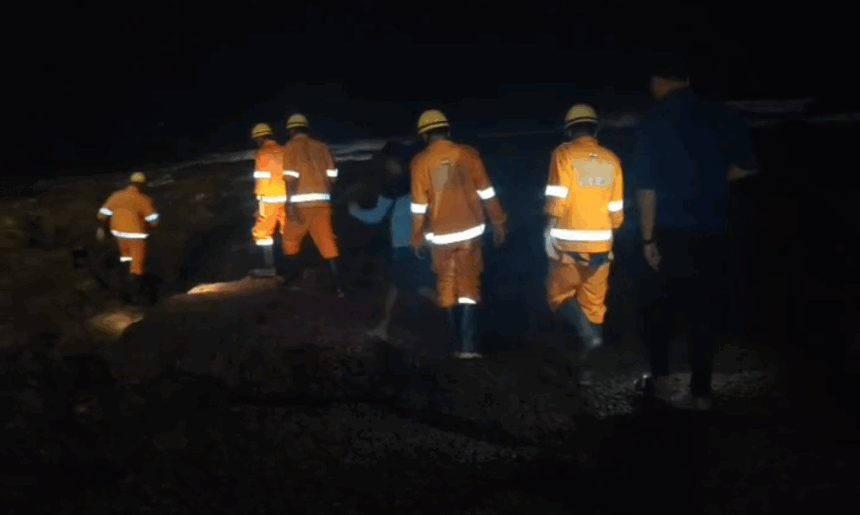Man Falls Into Sea at Anjuna Rock Beach; Search Operation Underway 1 Screenshot 2025 10 02 122828