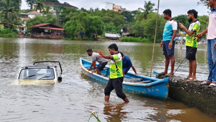 Gypsy plunges into Corjuem ferry wharf after google maps error; Beer bottles found in vehicle 1 WhatsApp Image 2025 10 27 at 1.00.43 PM