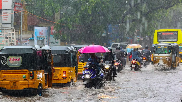 Heavy rain hits Tamil Nadu, red alert in 8 districts as CM reviews situation 1 chennai rain october 124448405 16x9 1