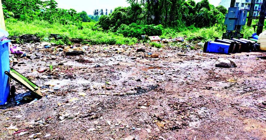 Garbage Piles Near Old Asilo Hospital Turn Health Hazard in Mapusa 1 4.1