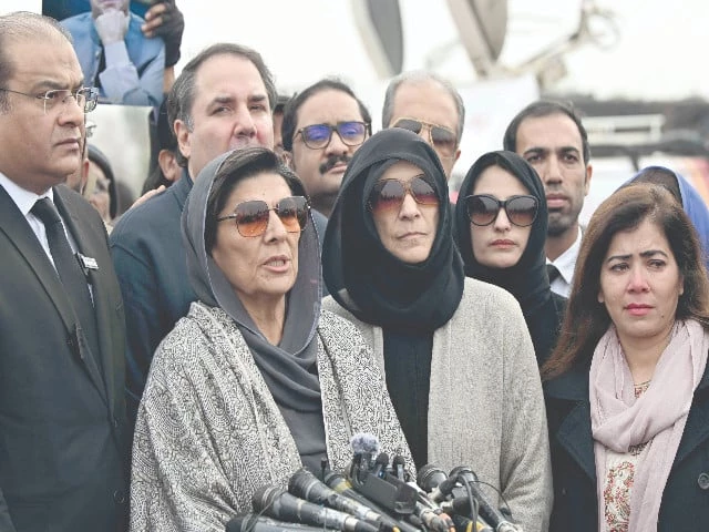 Imran Khan’s sisters detained after 10-hour protest outside Adiala jail 1 Imran sisters1737168985 0 640x480 1