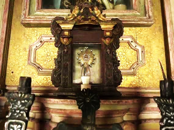 Reliquary containing the finger nail of SFX Pereira Braganca house Chandor