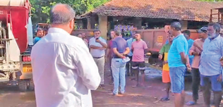 Labour Dispute Halts Work at Margao Municipal Council as Daily Wage Workers Protest Contract Delays 1 Screenshot 2025 11 04 091803
