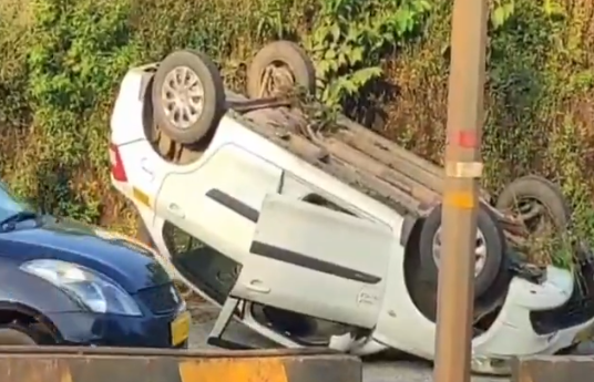 Car Overturns on NH-66 Near Dhargal; No Injuries Reported 1 Screenshot 2025 11 05 111556