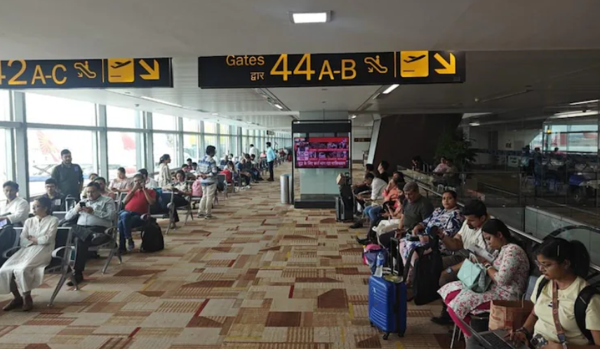 Delhi Airport Operations Returning to Normal After Major ATC Glitch, Flight Delays Drop Sharply 1 Screenshot 2025 11 08 093706
