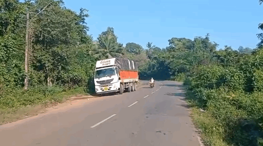 Trucks Resume Parking at Dangerous Sanguem Turn Despite Previous Accidents; Locals Demand Action 1 Screenshot 2025 11 11 105704