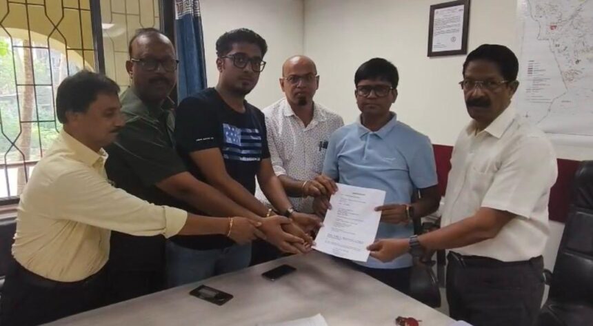 Jairamnagar Residents Raise Safety Concerns Over NH-566 Closure, Demand Faster Flyover Work 1 WhatsApp Image 2025 11 28 at 1.15.31 PM 2