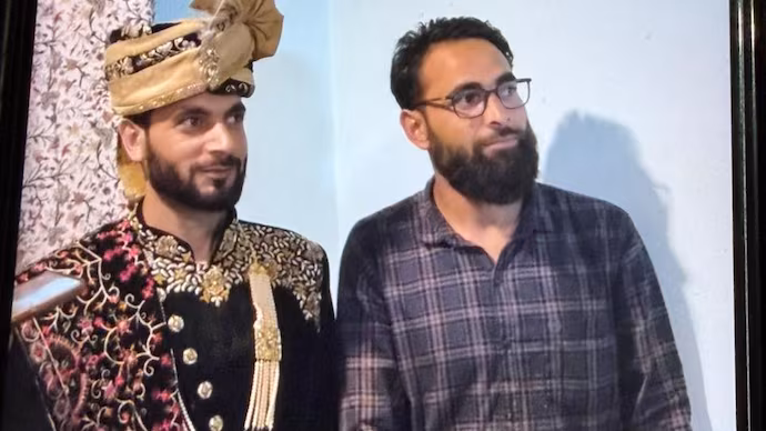 Kashmiri man held for helping Delhi bomber get car used in Red Fort blast 1 amir rashid ali right arrested by the nia in the red fort car bomb blast case seen here standing 16575943