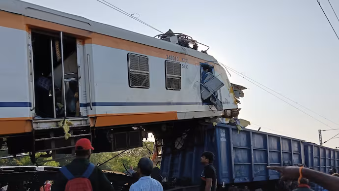 Six feared dead after passenger train collides with goods train in Bilaspur 1 chhattisgarh train collision 041127771