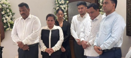 CM Sawant and Mauvin Godinho visit Lobo residence after bereavement 1 image 11