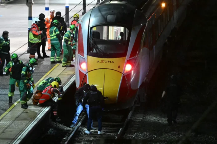 Nine Critically Injured in Mass Stabbing on London-Bound Train 1 topshots topshot britain crime stabbing 001712 1 696x463 1