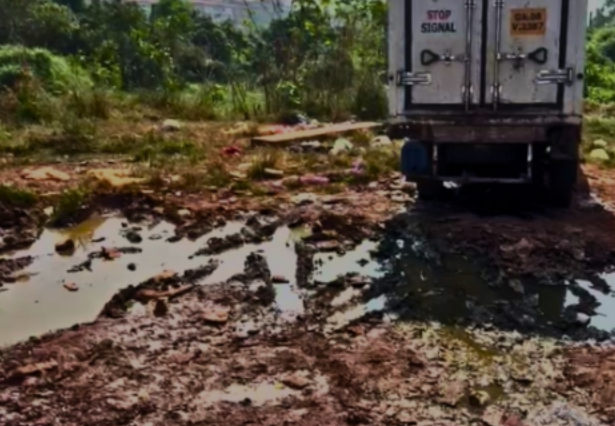 Stagnant Water Troubles Customers at Margao SGPDA Fish Market 1 ScreenShot Tool 20251227141725 1