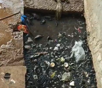 Overflowing Gutters, Clogged Drains: Margao’s SGPDA Wholesale Fish Market Faces Severe Hygiene Concerns 1 Screenshot 2025 12 06 142702