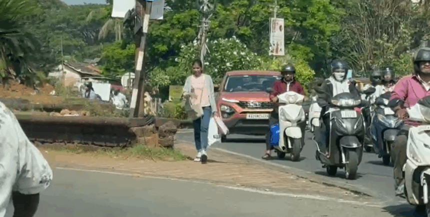 Roads Encroaching Footpaths, Damaged Traffic Islands Pose Risk to Pedestrians in Margao 1 Screenshot 2025 12 17 142714