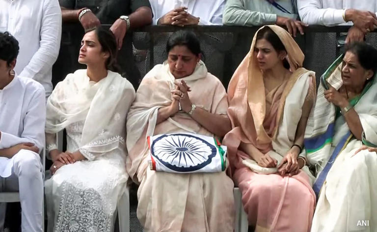 NCP Begins Post-Ajit Pawar Churn as Leaders Meet Sunetra Pawar 1 AA1Vfc9q