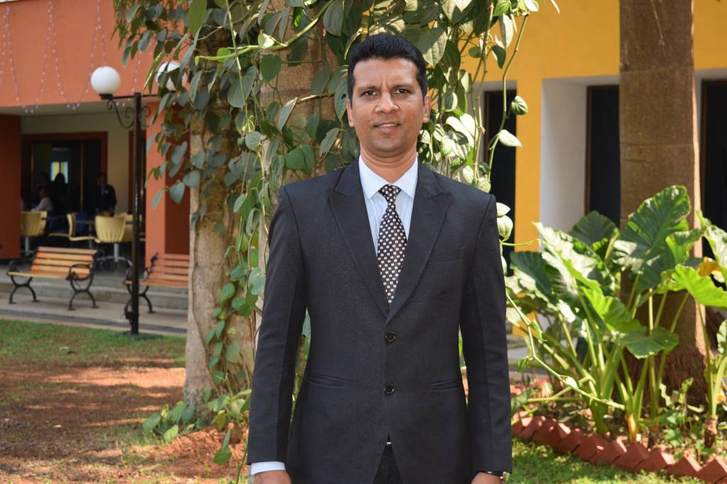Dr Edgar Dsouza