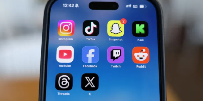 France Moves to Ban Social Media Access for Children Under 15 Amid Mental Health Concerns 1 Screenshot 2026 01 28 093319