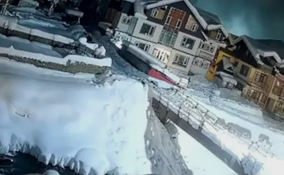 Massive Avalanche Hits Sonamarg in J&K’s Ganderbal, No Casualties Reported 1 Screenshot 2026 01 28 094348