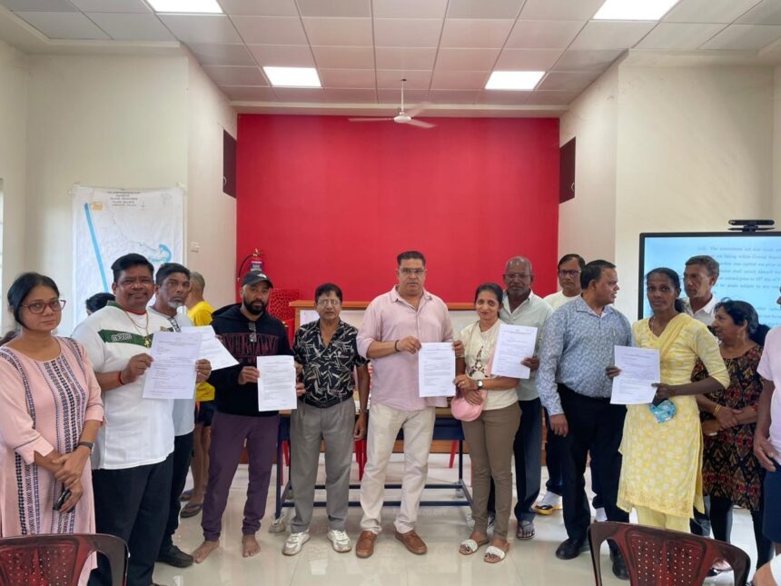 Cavelossim Panchayat Distributes ‘Mhaje Ghar’ Forms; Sarpanch Assures Full Support to Applicants 1 WhatsApp Image 2026 01 06 at 3.45.48 PM