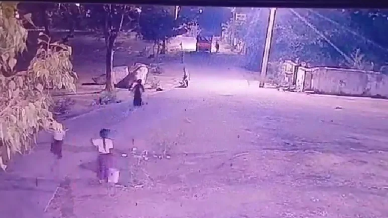 Class 8 Student Dies After Falling Off Autorickshaw While Transporting Chairs in Telangana 1 rm8e2nb8 kamareddy