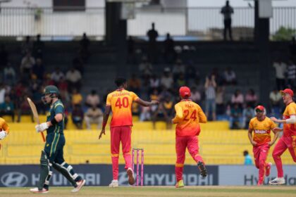 Australia vs Zimbabwe live score 1