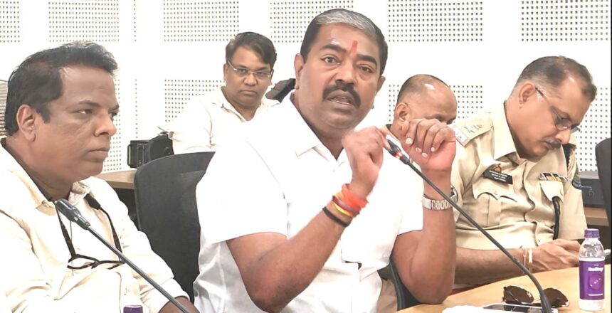 MLA Sankalp Amonkar Calls for Clear Roadmap to Stop Coal Handling at MMC Special Meeting on Pollution 1 WhatsApp Image 2026 02 18 at 1.25.45 PM