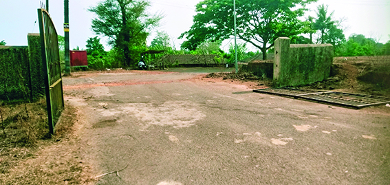 Security concerns rise at GEC over damaged gate, outsider nuisance 1 GEC GATE
