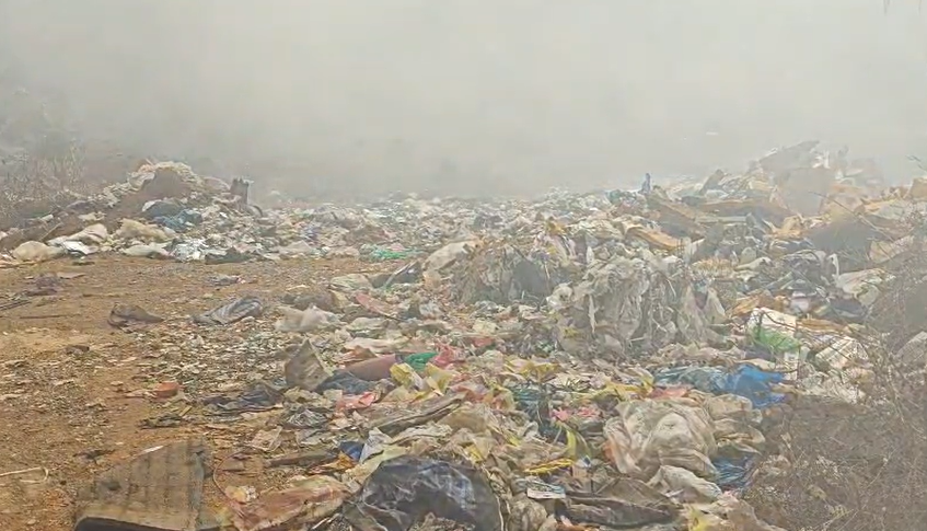 Garbage Dump Catches Fire Behind Cuncolim Industrial Estate; Firefighters Rush to Control Blaze 1 Screenshot 2026 03 07 125356