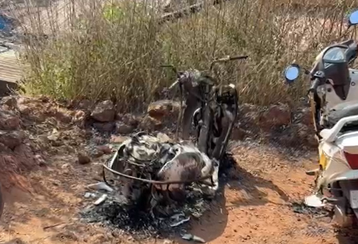 Two Bikes Torched in Velsao’s Bellem Area; Locals Suspect Foul Play 1 Screenshot 2026 03 20 115500