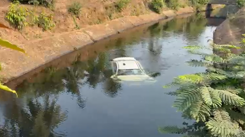 Driver Seriously Injured After Vehicle Falls into Canal Near Pope John School in Quepem 1 Screenshot 2026 03 25 090807