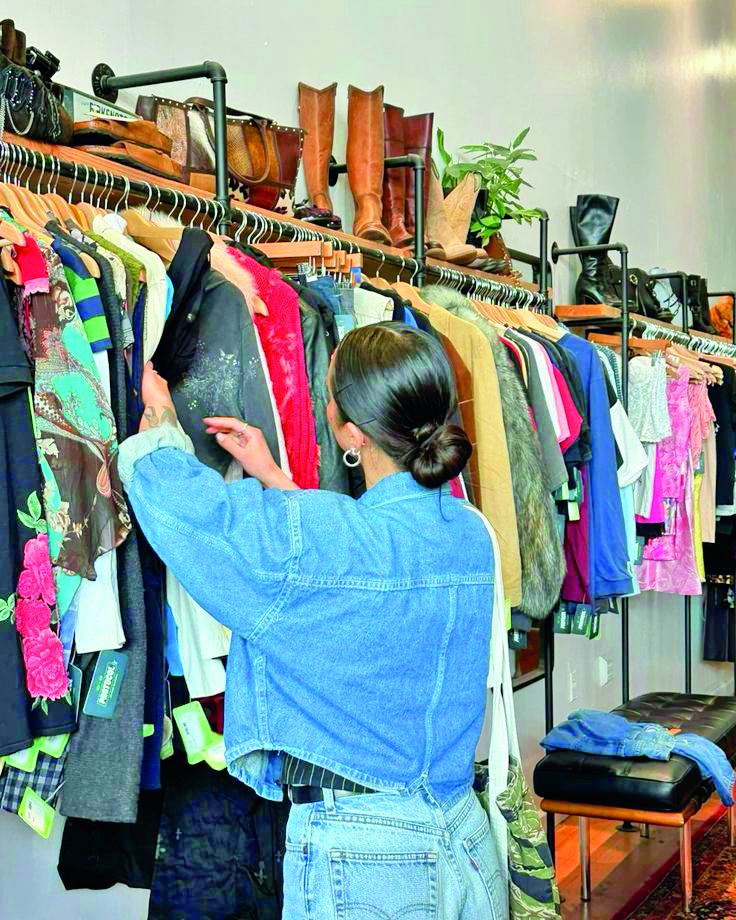 Shopaholics find comfort in the cart 2 Shopping away the blues 2 MUST