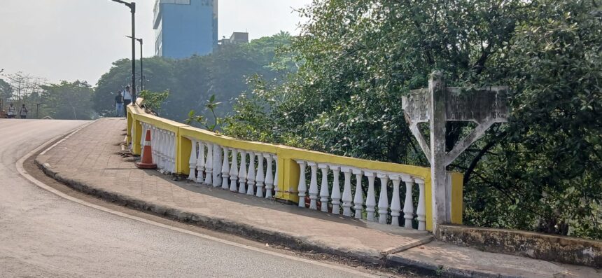 Goa History: Vintage Portuguese-Era Signpost Near Old Patto Bridge in Panjim Lies Neglected, Calls for Heritage Protection 1 WhatsApp Image 2026 03 07 at 12.31.43 PM