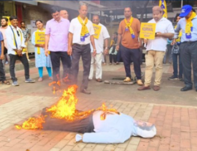 AAP Stages Morcha in Panaji, Burns Effigies of CM and PM 1 image 16
