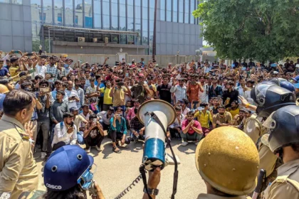 719rh5s4 noida protest 625x300 13 April 26