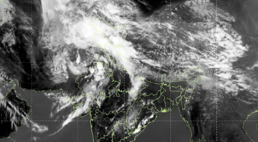 IMD Warns of Rain and Thunderstorms as 1,000-km Cloud Band Covers Northwest India 1 Screenshot 2026 04 04 100704