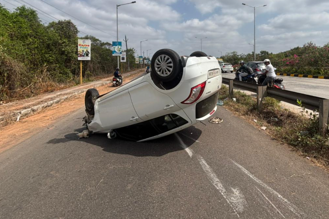 Car Overturns in Self-Accident Near Merces in Goa, No Injuries Reported 1 Screenshot 2026 04 09 105900