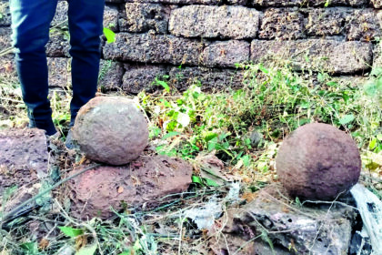 22 VH Old Goa canonballs found