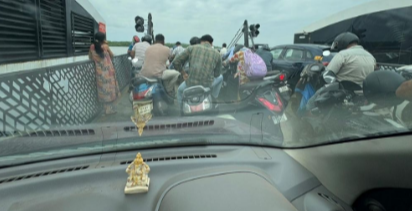 RoRo Ferry Parking Chaos: Two-Wheelers Taking Up Car Slots 1 ScreenShot Tool 20260519173140