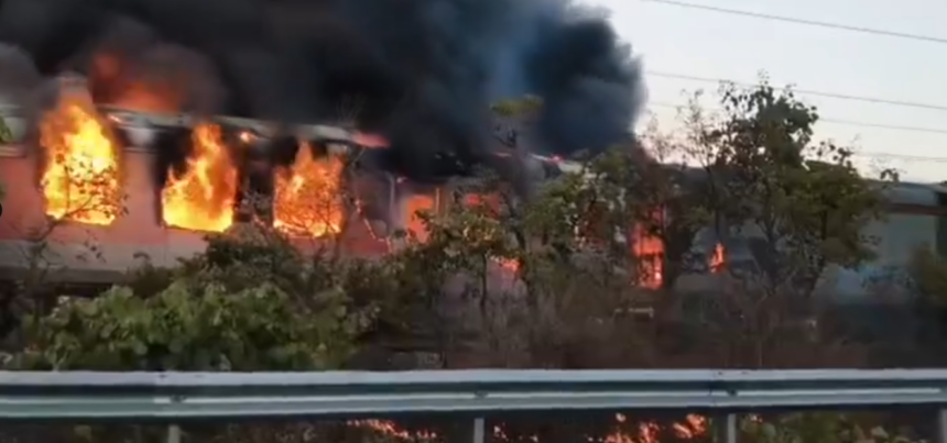 Fire Breaks Out on Rajdhani Express in MP’s Ratlam, All Passengers Evacuated 1 Screenshot 2026 05 17 140813