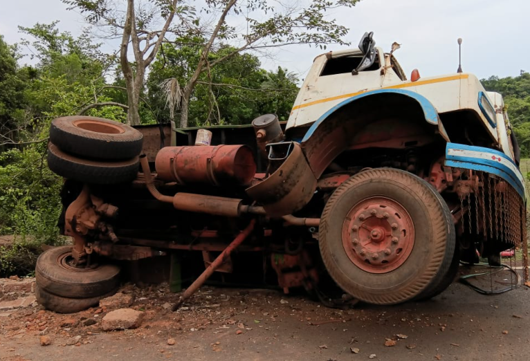 Truck Carrying Laterite Stones Overturns Near Sacorda; Locals Raise Safety Concerns Over Alleged Illegal Quarrying 1 Screenshot 2026 05 27 151547
