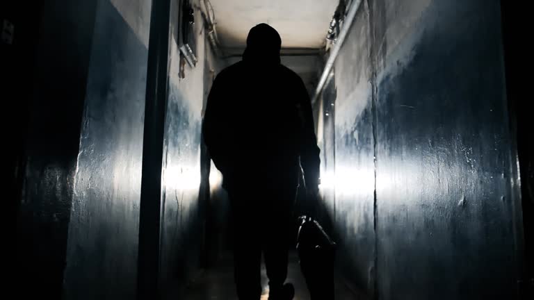 Friends Turn Informers in Goldsmith Robbery Case, 8 Arrested 1 istockphoto 1227082228 640x640 1