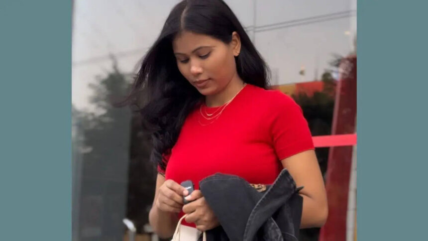 'No Job, Still Supporting My Family': 25-Year-Old Lucknow Woman’s Inspiring Journey 1 sweety wallya photo 1