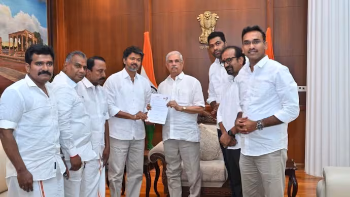 Political Tug-of-War Over Vijay’s CM Claim Intensifies; Governor Rejects TVK Claim, Asks for 118 MLA Letters 1 vijay met tamil nadu governor 07370861