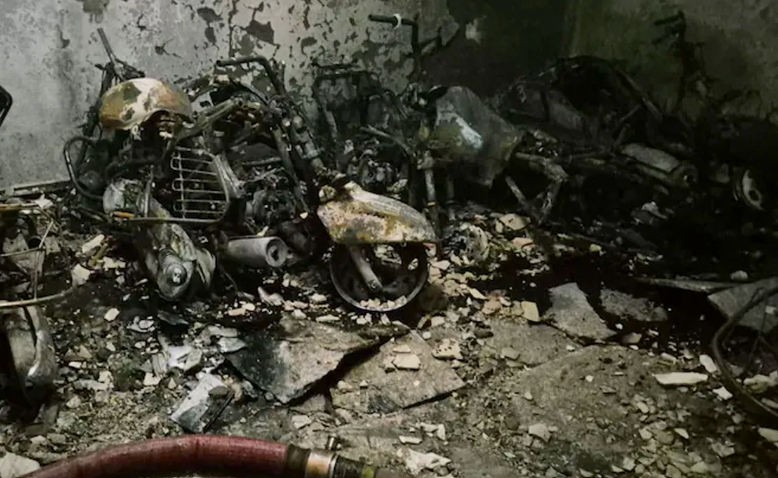 Delhi Building Fire: Three Killed, Several Injured After Massive Blaze in Tughlakabad 1 Screenshot 2026 06 12 093331
