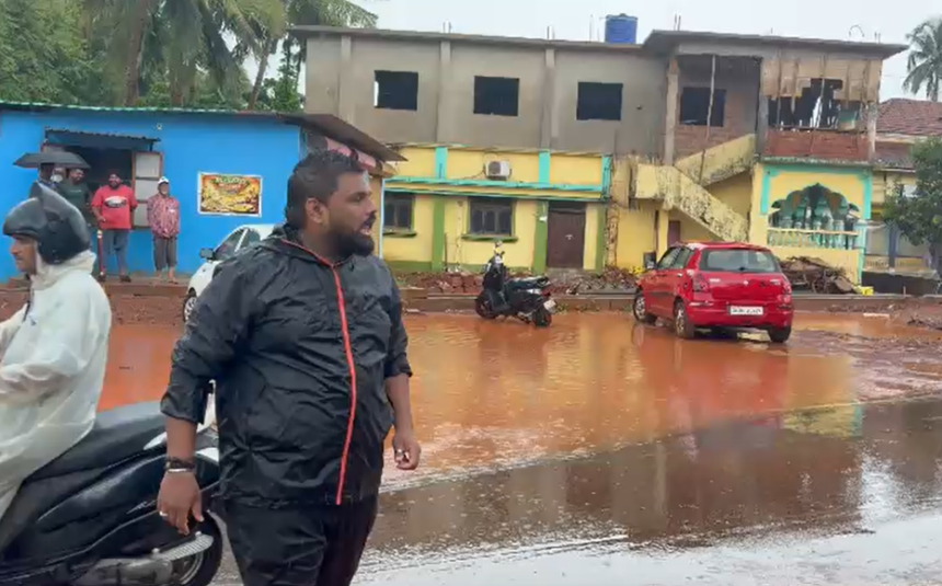 Sanguem Councillor Blocks Road Over Waterlogging Near Bridge Construction Site 1 Screenshot 2026 06 22 103804