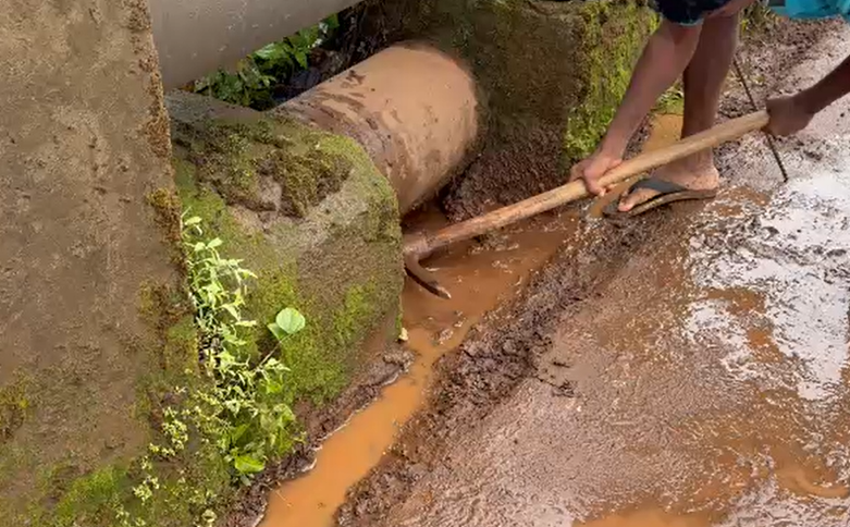 Flooded Bendwada-Dando Bridge Raises Safety Concerns, PWD Faces Criticism Over Poor Maintenance 1 Screenshot 2026 06 23 115736