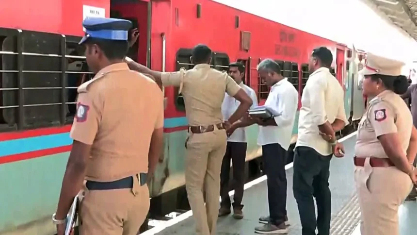 50 BANGLADESHI NATIONALS ESCORTED FROM SALEM CAMP FOR DEPORTATION 1 04bangladeshis deported