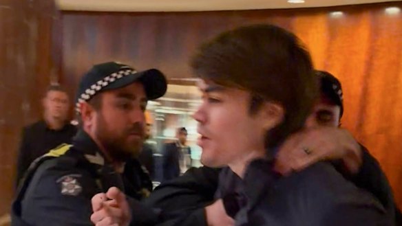 Far-Right Protester Tries to Disrupt PM Modi’s Australia Visit, Fails 1 8ef54c4590f666e897f3da124f73bb64d38e0c36