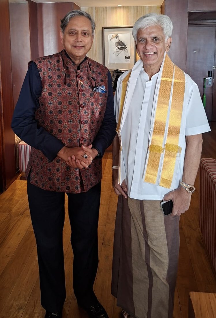 Arjuna Ranatunga's Dramatic Weight Loss Stuns Fans in New Photo With Shashi Tharoor 1