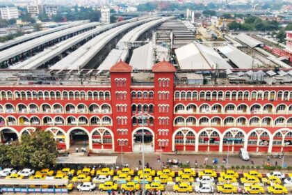 howrah station 1